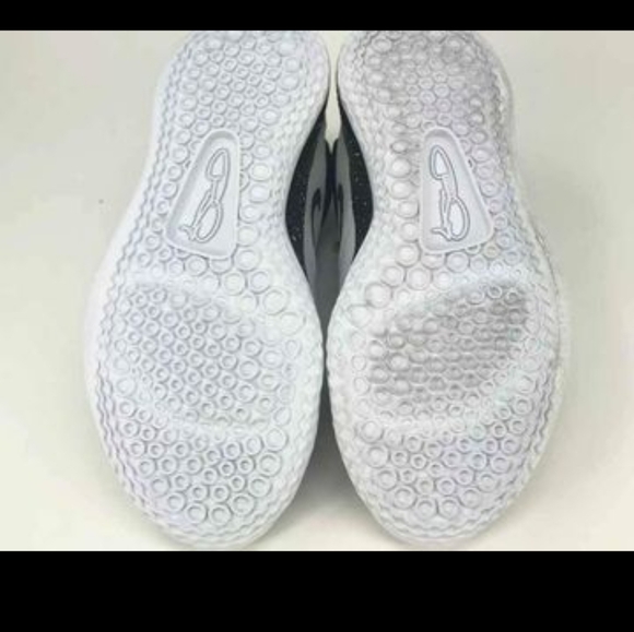 Used like new Nike Mens PG (Paul George) 3 TB CN9512-108 White Black Basketball - Picture 3 of 6